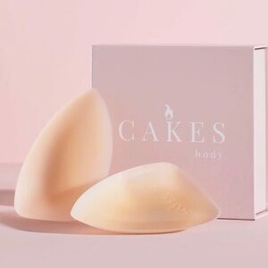 CAKES body grippy triangles in honey color